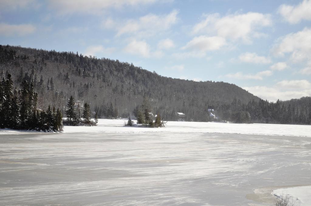 La Taniere De L'Ours Hotell Saint-Donat-de-Montcalm Eksteriør bilde