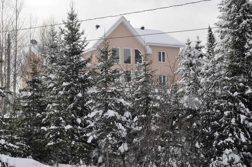 La Taniere De L'Ours Hotell Saint-Donat-de-Montcalm Eksteriør bilde