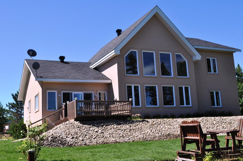 La Taniere De L'Ours Hotell Saint-Donat-de-Montcalm Rom bilde