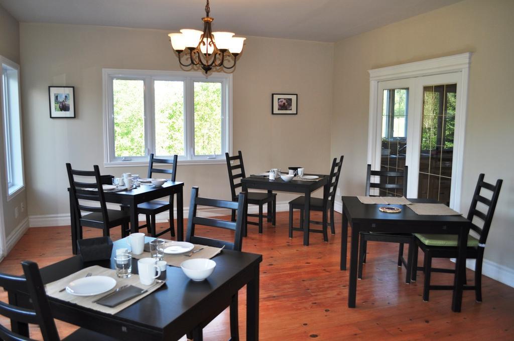 La Taniere De L'Ours Hotell Saint-Donat-de-Montcalm Eksteriør bilde